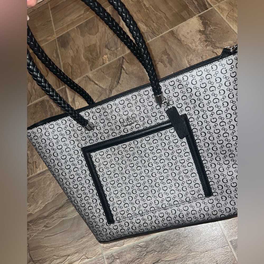 GUESS tote bag♥️